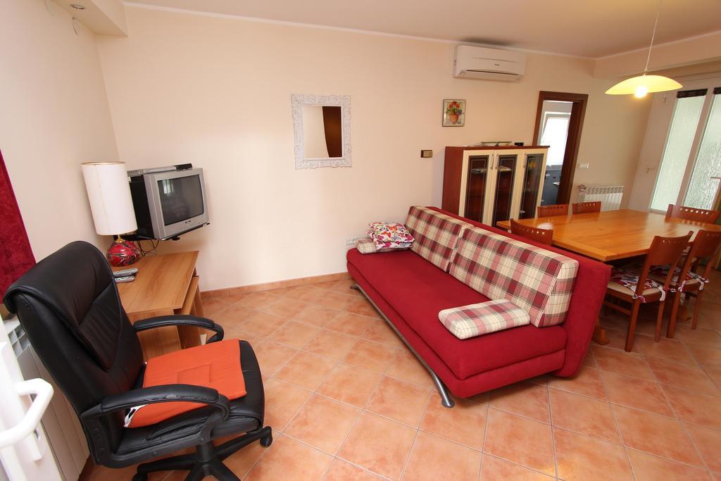 Apartments El Corsaro 로비니 객실 사진
